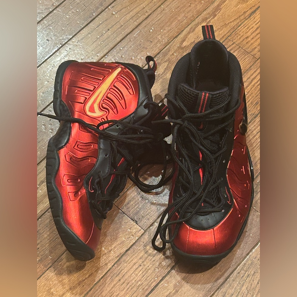 Nike Foamposite red/black 7Y one Nike emblem missing color fade  see pictures